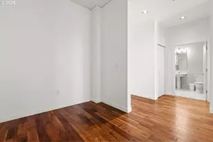 922 NW 11th Ave, Portland, OR 97209 - Photo 11