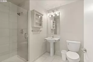 922 NW 11th Ave, Portland, OR 97209 - Photo 13