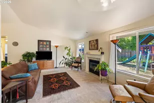 4664 Holly St, Springfield, OR 97478 - Photo 9