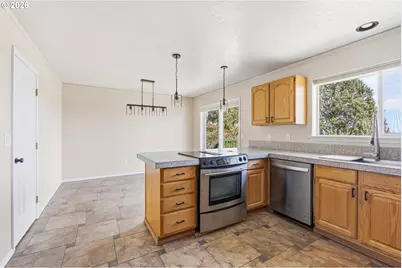 3244 SW 34th St, Redmond, OR 97756 - Photo 9