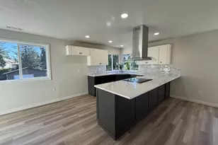 7978 N Bank Rd, Roseburg, OR 97470 - Photo 13