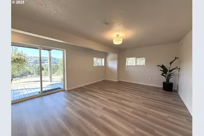 7978 N Bank Rd, Roseburg, OR 97470 - Photo 35