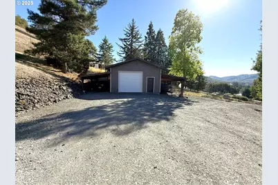 7978 N Bank Rd, Roseburg, OR 97470 - Photo 27