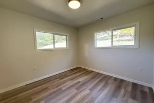 7978 N Bank Rd, Roseburg, OR 97470 - Photo 17