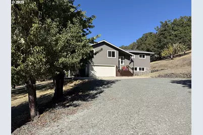 7978 N Bank Rd, Roseburg, OR 97470 - Photo 19