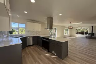 7978 N Bank Rd, Roseburg, OR 97470 - Photo 9