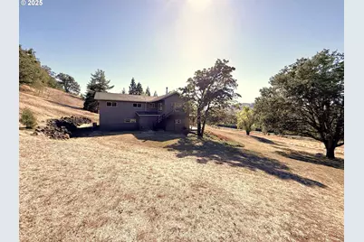 7978 N Bank Rd, Roseburg, OR 97470 - Photo 39