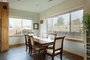 350 SE Hawthorne Ave, Dallas, OR 97338 - Photo 7