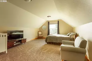 350 SE Hawthorne Ave, Dallas, OR 97338 - Photo 13