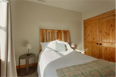 350 SE Hawthorne Ave, Dallas, OR 97338 - Photo 17