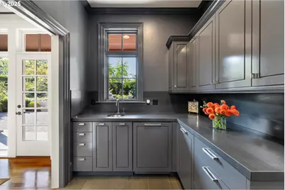 1948 SW Terrace Dr, Portland, OR 97201 - Photo 5