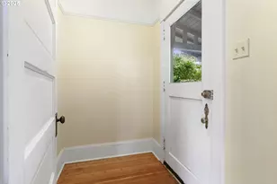 8227 N Woolsey Ave, Portland, OR 97203 - Photo 7