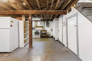 8227 N Woolsey Ave, Portland, OR 97203 - Photo 17