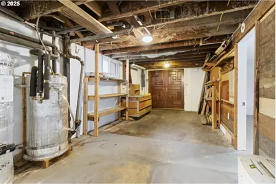 8227 N Woolsey Ave, Portland, OR 97203 - Photo 21