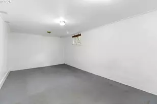 8227 N Woolsey Ave, Portland, OR 97203 - Photo 37