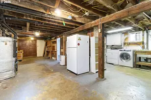 8227 N Woolsey Ave, Portland, OR 97203 - Photo 31