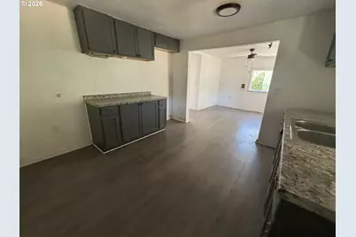 629 Charles St, Yoncalla, OR 97499 - Photo 9