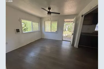 629 Charles St, Yoncalla, OR 97499 - Photo 3