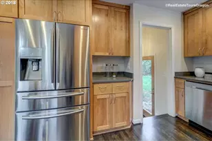 1235 SW Carson St, Portland, OR 97219 - Photo 9