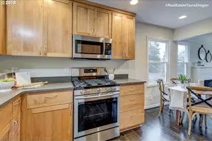 1235 SW Carson St, Portland, OR 97219 - Photo 11