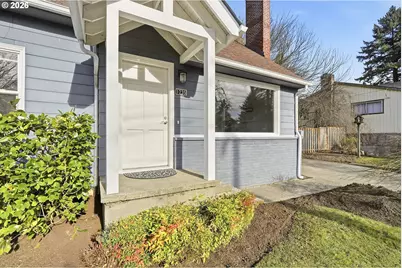 1235 SW Carson St, Portland, OR 97219 - Photo 5