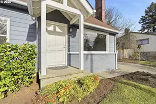 1235 SW Carson St, Portland, OR 97219 - Photo 5