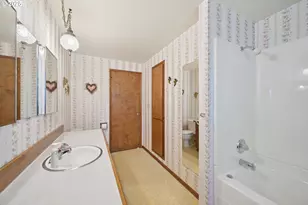 8050 SW 103rd Ave, Beaverton, OR 97008 - Photo 15