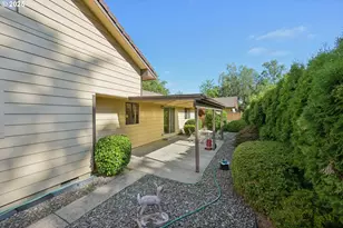 8050 SW 103rd Ave, Beaverton, OR 97008 - Photo 35