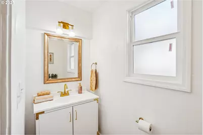 2641 SE 168th Ave, Portland, OR 97236 - Photo 5