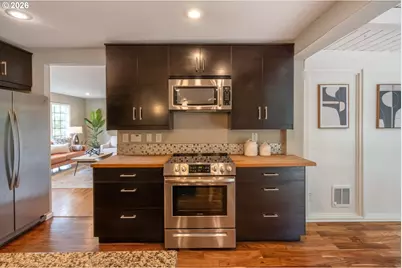 10165 SW Walker Rd, Beaverton, OR 97005 - Photo 13