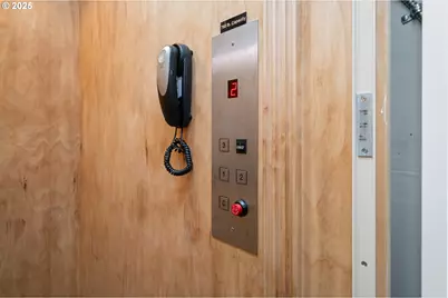 140 Breezee Way, Tillamook, OR 97141 - Photo 15