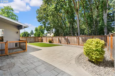 2525 NE Charlois Dr, Hillsboro, OR 97124 - Photo 47