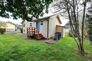 1449 9th St, Astoria, OR 97103 - Photo 3