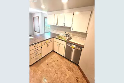 14875 NE Sacramento St #142, Portland, OR 97230 - Photo 9