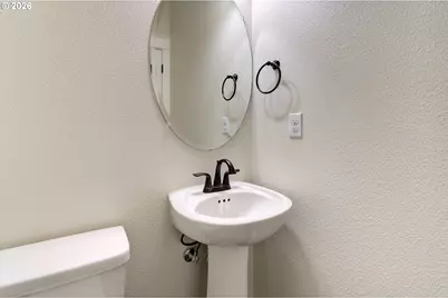 7473 NE Fremont St, Portland, OR 97213 - Photo 9