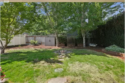 8567 N Burr Ave, Portland, OR 97203 - Photo 21