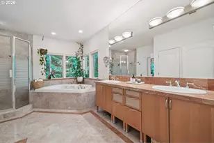 5604 SW Knightsbridge Dr, Portland, OR 97219 - Photo 29