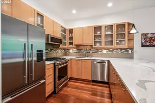 1030 NW Johnson St, Portland, OR 97209 - Photo 7