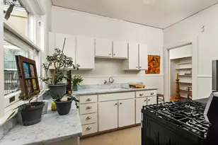 731 SW King Ave, Portland, OR 97035 - Photo 17