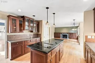13075 Sierra Ct, Lake Oswego, OR 97035 - Photo 11
