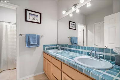 12449 SW 55th Pl, Portland, OR 97219 - Photo 33