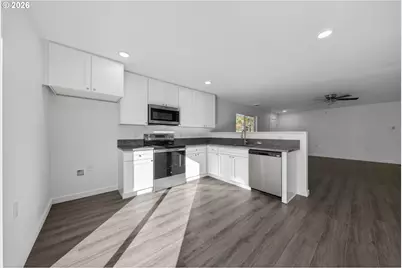 650 NE Polk St, Roseburg, OR 97470 - Photo 9