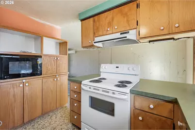 1033 S 34th Pl, Springfield, OR 97478 - Photo 13