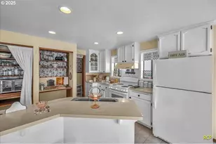 24312 Cardwell Hill Dr, Philomath, OR 97370 - Photo 17