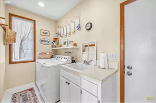 24312 Cardwell Hill Dr, Philomath, OR 97370 - Photo 39