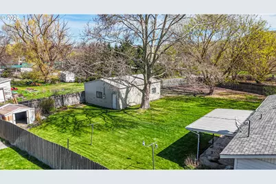 4203 SW Sheridan Ave, Pendleton, OR 97801 - Photo 3