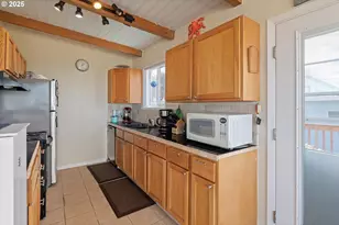 5218 NW Jetty Ave, Lincoln City, OR 97367 - Photo 27