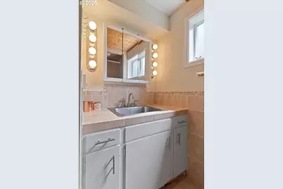 5218 NW Jetty Ave, Lincoln City, OR 97367 - Photo 9