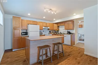 5218 NW Jetty Ave, Lincoln City, OR 97367 - Photo 3