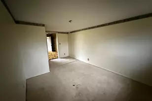 381 SE Gregory Dr, Winston, OR 97496 - Photo 13